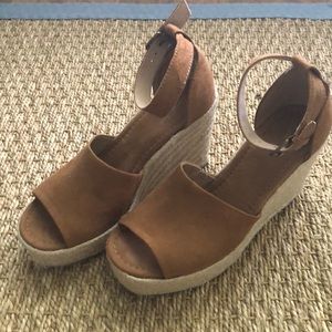 Brown Wedges
